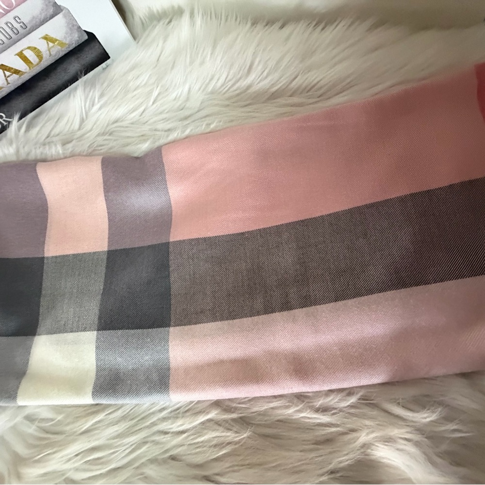 Burberry Wrap Shawl Scarf. - Picture 13 of 16